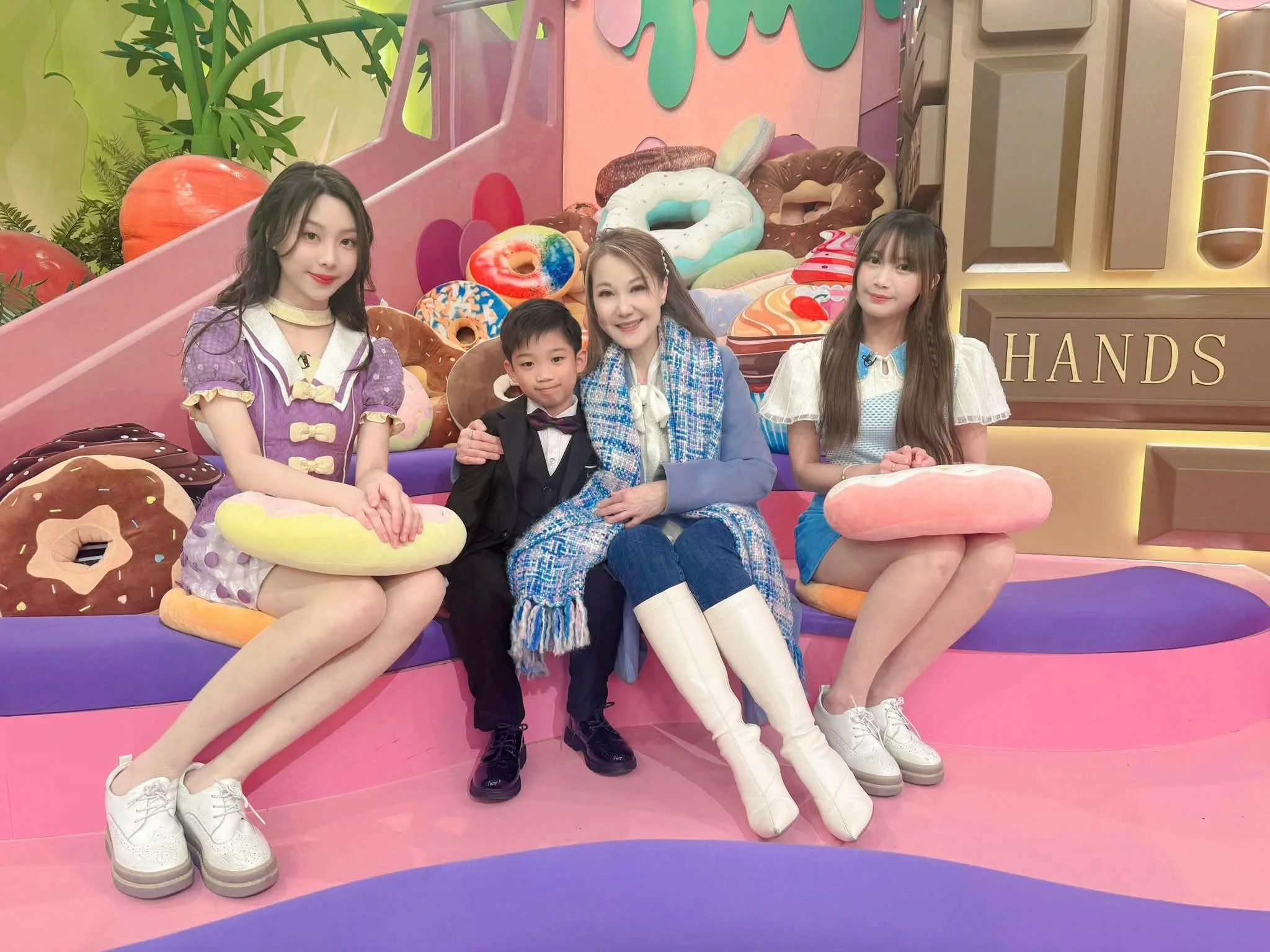 帶領學生參與 TVB 兒童節目表演